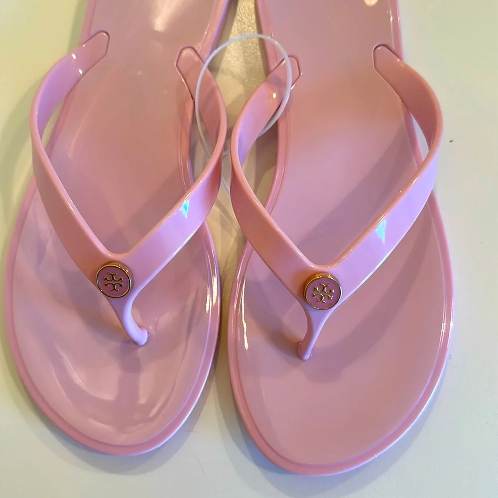 New Tory Burch Pink Sandals Minimalist Thong Design. Size 6M.